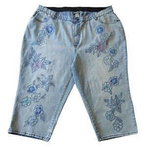 Catherines Floral Embroidery High Rise Light Wash Cropped Capri Jeans Boho